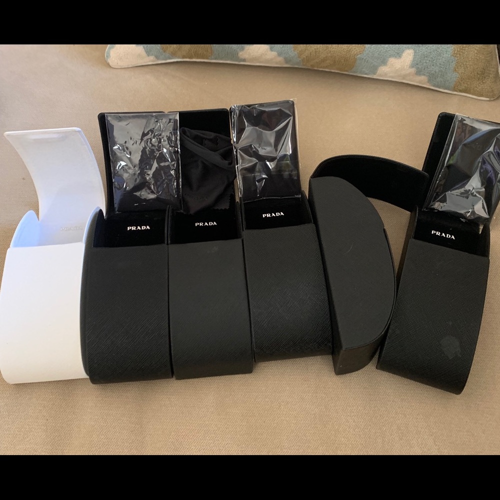 Prada sunglass case 💯 authentic black white 6